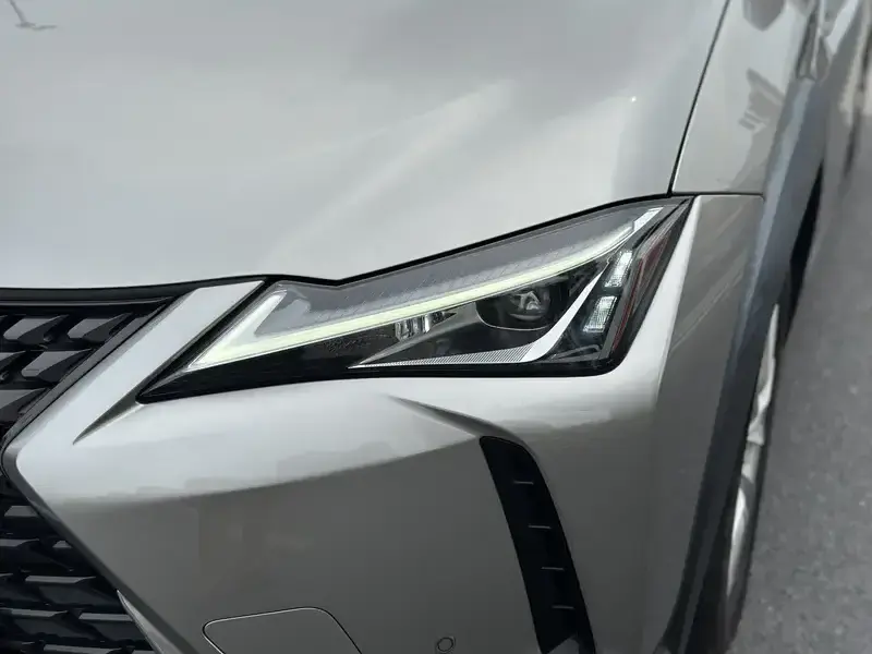 2020 Lexus UX с пробегом 49 000 км