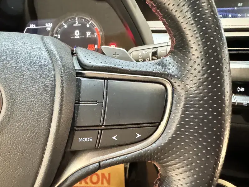 2020 Lexus UX с пробегом 45 600 км