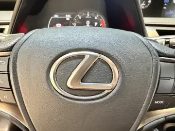2020 Lexus UX с пробегом 45 600 км