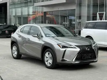 2022 Lexus UX с пробегом 32 000 км