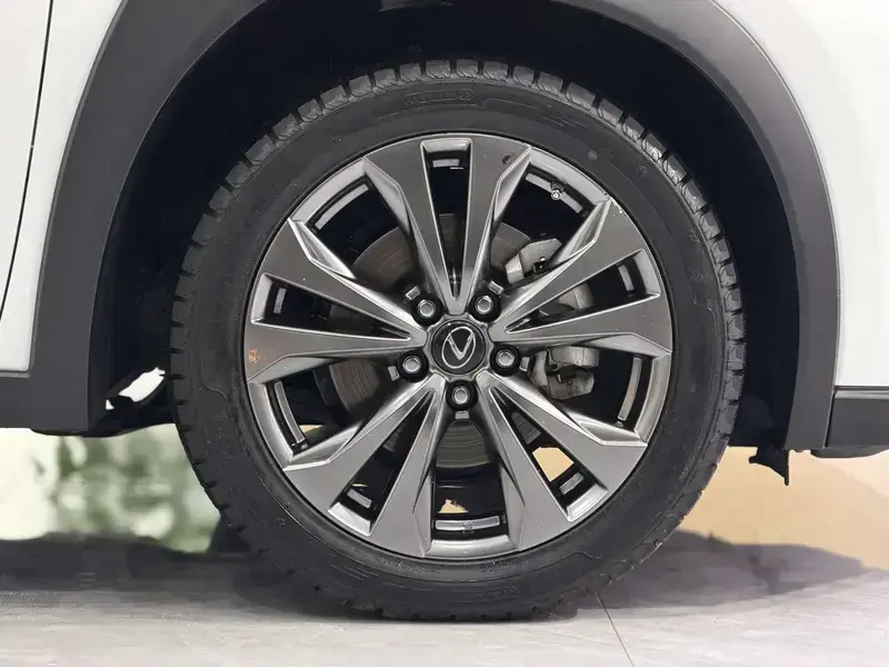 2020 Lexus UX с пробегом 47 000 км