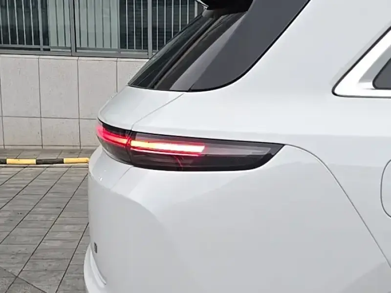 2023 Li Auto (Lixiang) L7 с пробегом 35 000 км