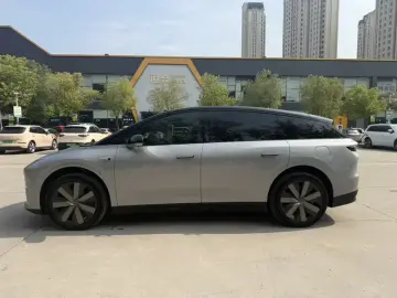2025 Li Auto (Lixiang) i6 с пробегом 16 900 км