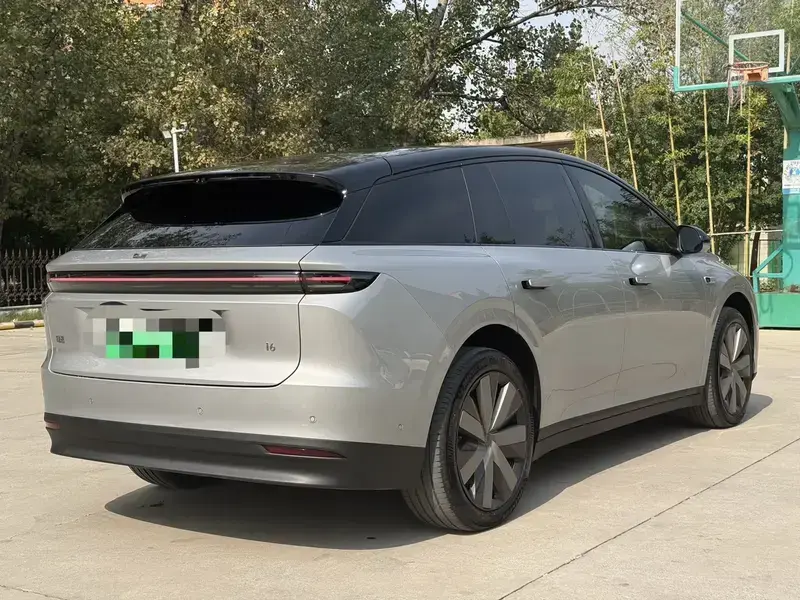 2025 Li Auto (Lixiang) i6 с пробегом 16 900 км