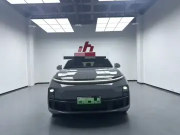 2025 Li Auto (Lixiang) L7 с пробегом 10 000 км