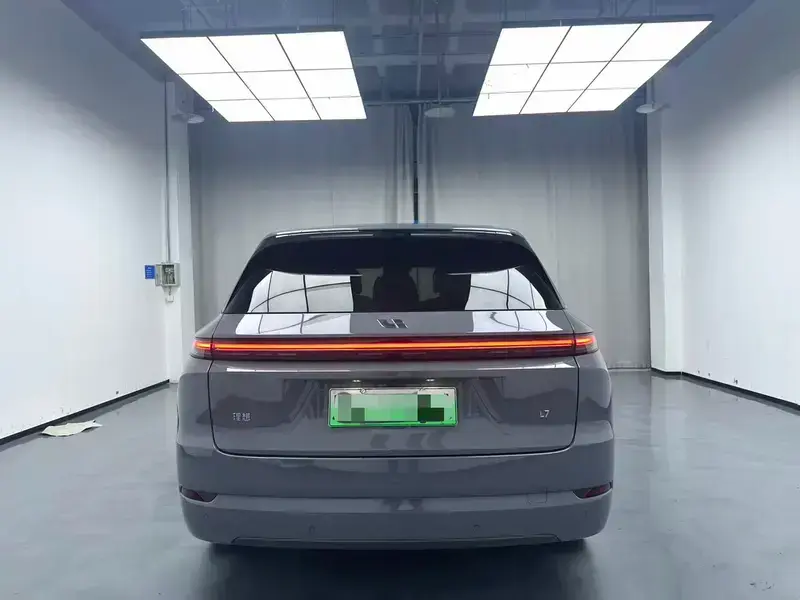 2025 Li Auto (Lixiang) L7 с пробегом 10 000 км