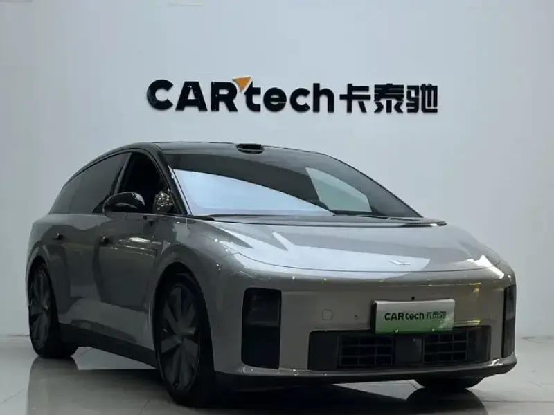 2025 Li Auto (Lixiang) i6 с пробегом 5 000 км