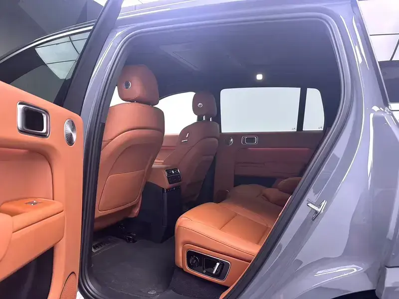 2025 Li Auto (Lixiang) L7 с пробегом 10 000 км