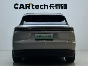 2025 Li Auto (Lixiang) i6 с пробегом 5 000 км