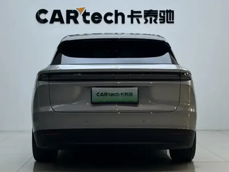 2025 Li Auto (Lixiang) i6 с пробегом 5 000 км