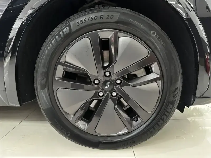 2024 Li Auto (Lixiang) L7 с пробегом 24 500 км