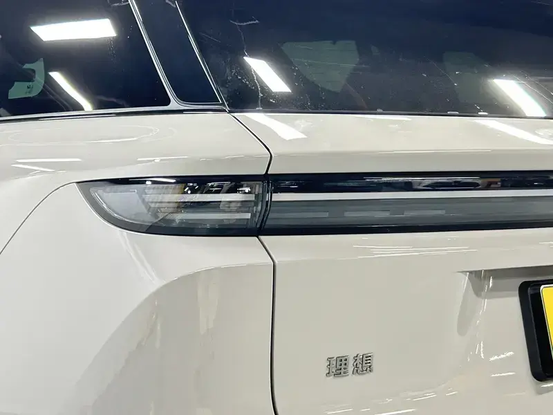 2025 Li Auto (Lixiang) i6 с пробегом 11 900 км