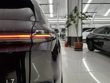 2024 Li Auto (Lixiang) L7 с пробегом 24 500 км