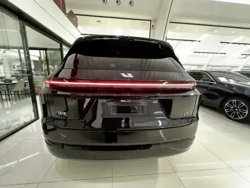 2024 Li Auto (Lixiang) L7 с пробегом 24 500 км