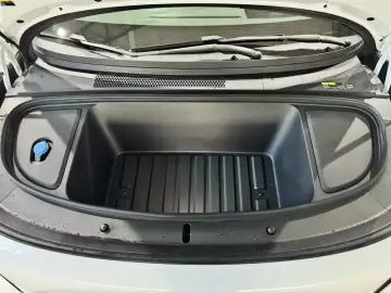 2025 Li Auto (Lixiang) i6 с пробегом 49 000 км