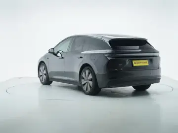 2025 Li Auto (Lixiang) i6 с пробегом 10 200 км