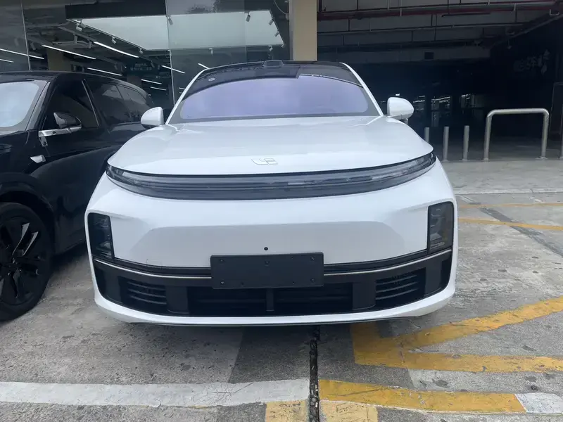 2025 Li Auto (Lixiang) L7 с пробегом 9 900 км