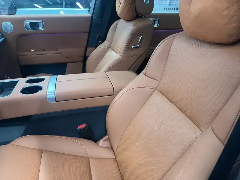 2025 Li Auto (Lixiang) L7 с пробегом 9 900 км