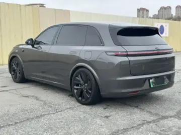 2023 Li Auto (Lixiang) L7 с пробегом 77 000 км