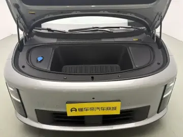 2025 Li Auto (Lixiang) i6 с пробегом 5 800 км