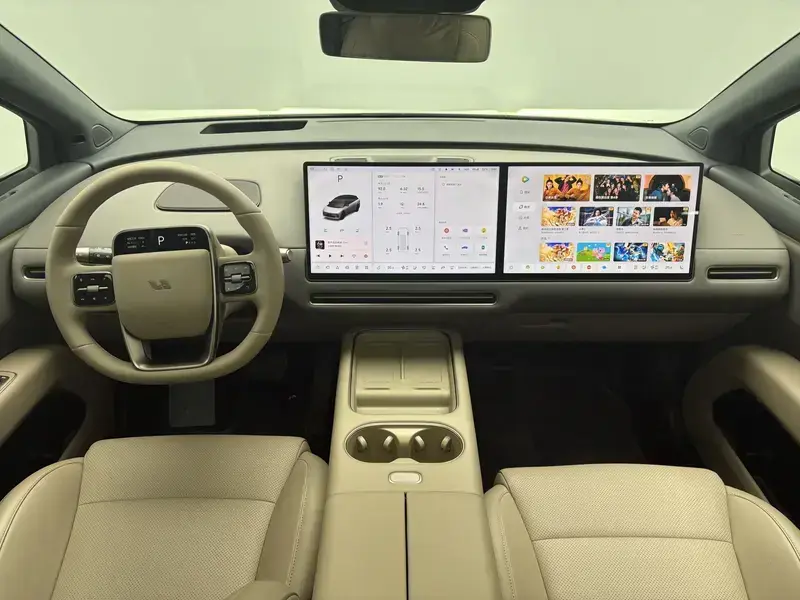 2025 Li Auto (Lixiang) i6 с пробегом 5 800 км