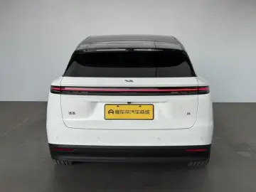 2025 Li Auto (Lixiang) i6 с пробегом 12 000 км