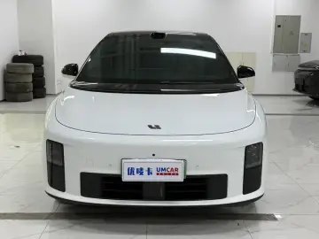 2025 Li Auto (Lixiang) i6 с пробегом 23 000 км