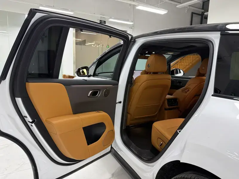 2025 Li Auto (Lixiang) i6 с пробегом 23 000 км