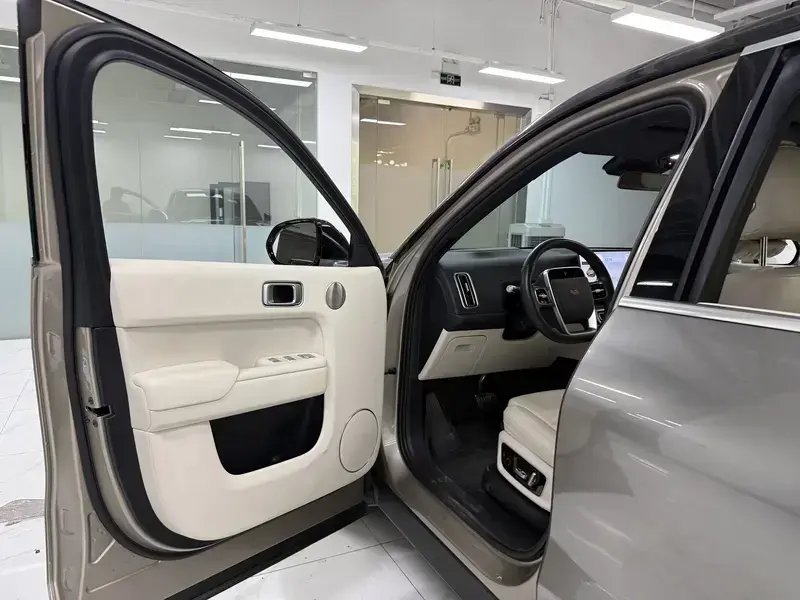 2022 Li Auto (Lixiang) L9 с пробегом 51 000 км