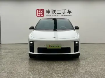 2025 Li Auto (Lixiang) i6 с пробегом 11 400 км