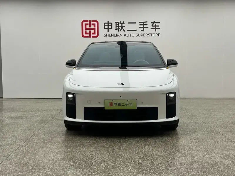 2025 Li Auto (Lixiang) i6 с пробегом 11 400 км