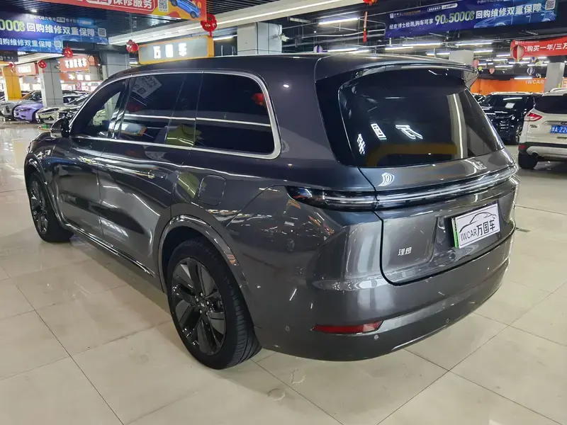 2025 Li Auto (Lixiang) L9 с пробегом 76 000 км