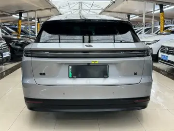 2025 Li Auto (Lixiang) i6 с пробегом 6 000 км