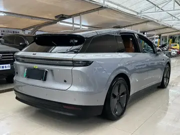 2025 Li Auto (Lixiang) i6 с пробегом 6 000 км