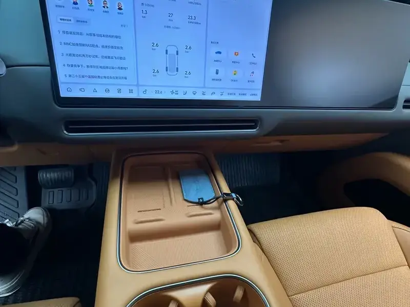 2025 Li Auto (Lixiang) i6 с пробегом 6 000 км