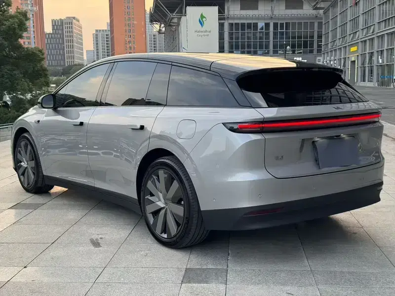 2025 Li Auto (Lixiang) i6 с пробегом 3 900 км