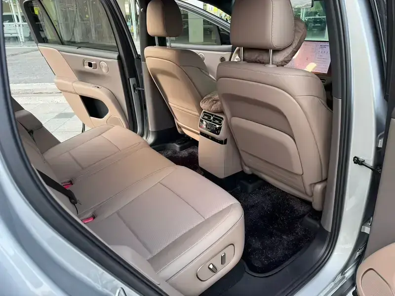 2025 Li Auto (Lixiang) i6 с пробегом 3 900 км