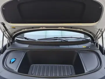 2025 Li Auto (Lixiang) i6 с пробегом 15 100 км