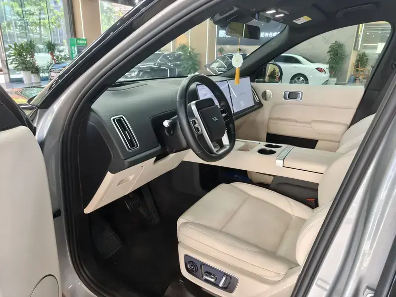 2022 Li Auto (Lixiang) L9 с пробегом 60 000 км