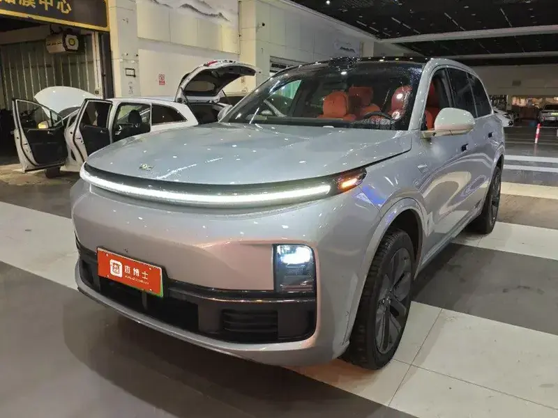 2022 Li Auto (Lixiang) L9 с пробегом 55 000 км