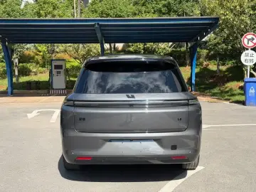 2023 Li Auto (Lixiang) L8 с пробегом 107 000 км