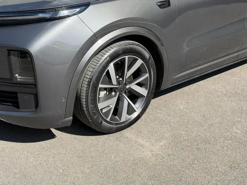 2023 Li Auto (Lixiang) L8 с пробегом 107 000 км