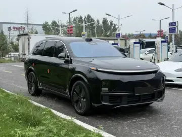 2024 Li Auto (Lixiang) L8 с пробегом 80 000 км