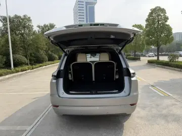 2022 Li Auto (Lixiang) L9 с пробегом 62 000 км