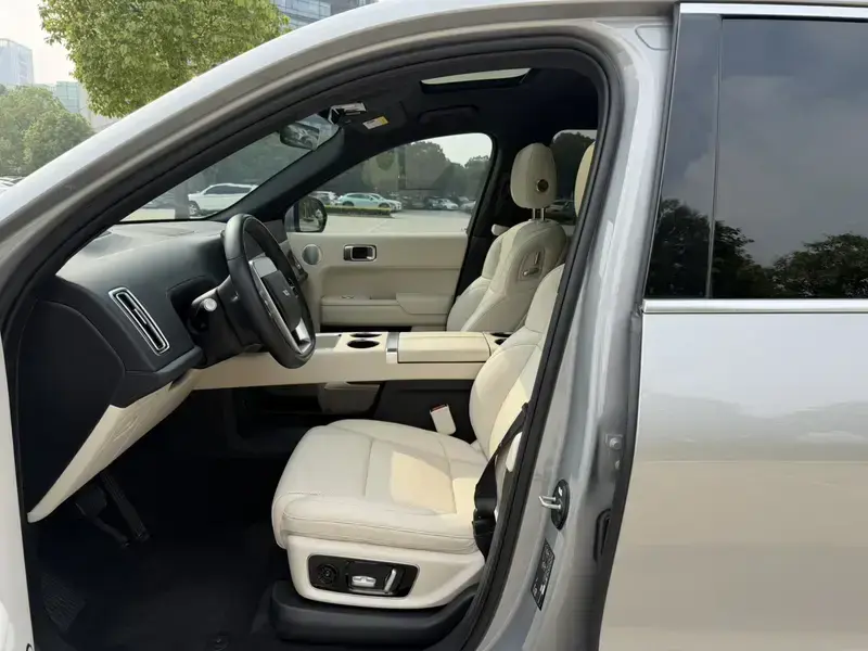 2022 Li Auto (Lixiang) L9 с пробегом 62 000 км
