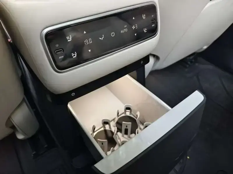 2024 Li Auto (Lixiang) L9 с пробегом 61 000 км