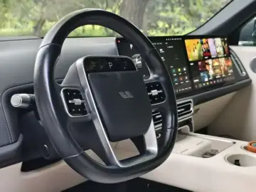 2024 Li Auto (Lixiang) L9 с пробегом 61 000 км