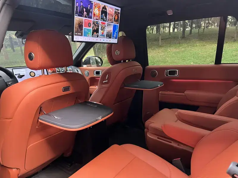 2025 Li Auto (Lixiang) L9 с пробегом 14 000 км