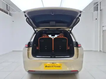 2023 Li Auto (Lixiang) L8 с пробегом 60 200 км