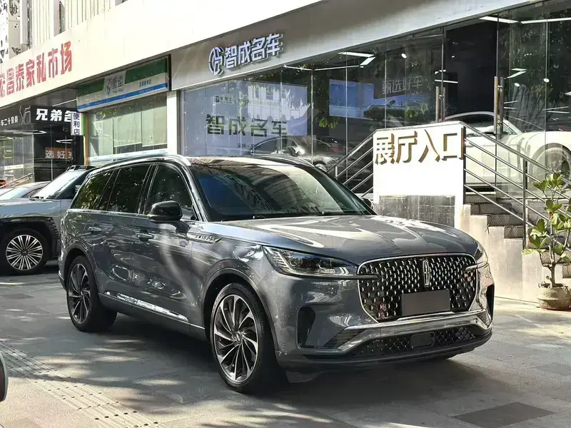 2024 Lincoln Aviator с пробегом 4 000 км